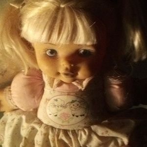 A rare 3 in 1 2002 nursery rhyme AVON ZOE BABYDOLL